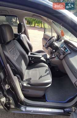 Минивэн Renault Grand Scenic 2005 в 