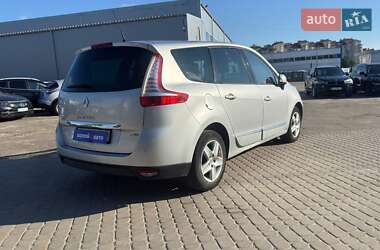 Минивэн Renault Grand Scenic 2015 в 