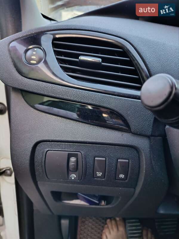 Мінівен Renault Grand Scenic 2015 в Пустомитах