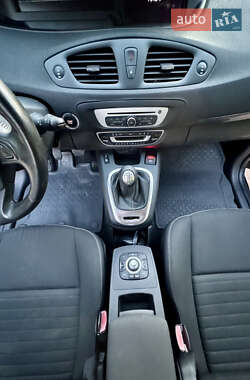 Минивэн Renault Grand Scenic 2014 в 