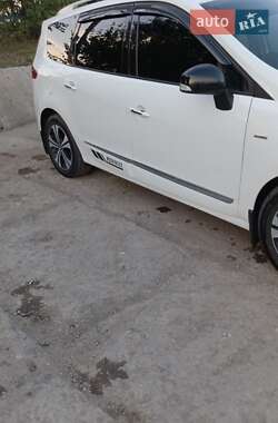 Минивэн Renault Grand Scenic 2013 в 