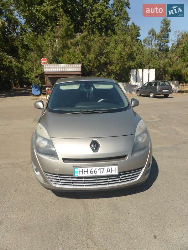 Мінівен Renault Grand Scenic 2011 в Одесі фото 24 Мінівен Renault Grand Scenic 2011 в Одесі