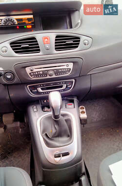 Минивэн Renault Grand Scenic 2010 в 
