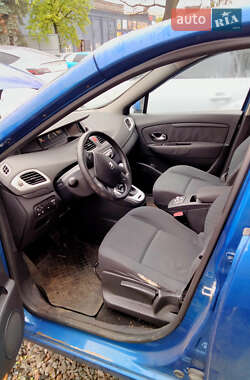 Минивэн Renault Grand Scenic 2010 в 