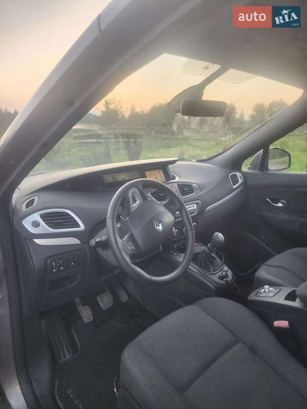Минивэн Renault Grand Scenic 2011 в Ровно