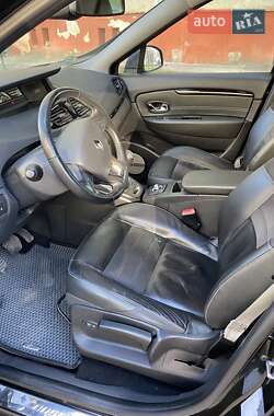 Минивэн Renault Grand Scenic 2015 в 