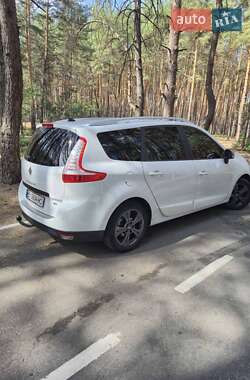 Минивэн Renault Grand Scenic 2013 в 