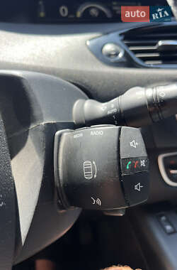 Минивэн Renault Grand Scenic 2015 в 