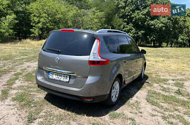 Минивэн Renault Grand Scenic 2015 в 