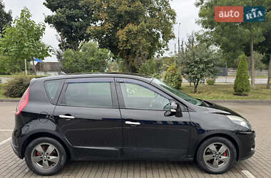 Минивэн Renault Grand Scenic 2010 в 