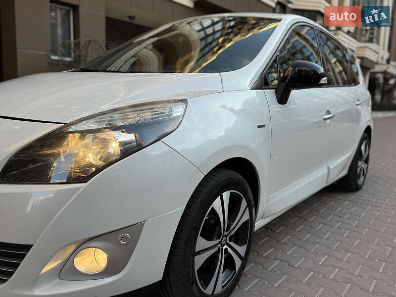 Минивэн Renault Grand Scenic 2011 в Киеве