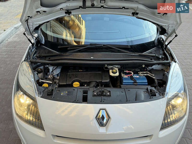 Минивэн Renault Grand Scenic 2011 в Киеве