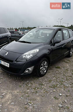 Минивэн Renault Grand Scenic 2011 в 
