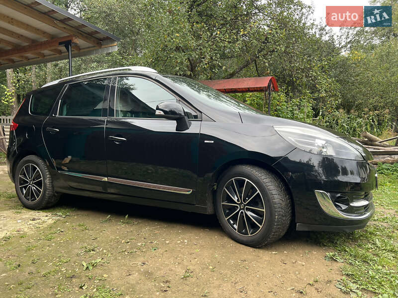 Мінівен Renault Grand Scenic 2013 в  фото Мінівен Renault Grand Scenic 2013 в