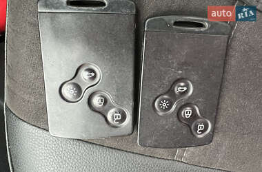 Мінівен Renault Grand Scenic 2013 в  фото 30 Мінівен Renault Grand Scenic 2013 в