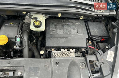 Мінівен Renault Grand Scenic 2013 в  фото 35 Мінівен Renault Grand Scenic 2013 в