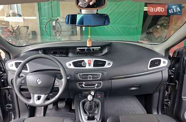Минивэн Renault Grand Scenic 2010 в 