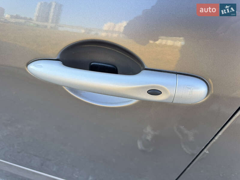 Мінівен Renault Grand Scenic 2010 в Києві фото 30 Мінівен Renault Grand Scenic 2010 в Києві