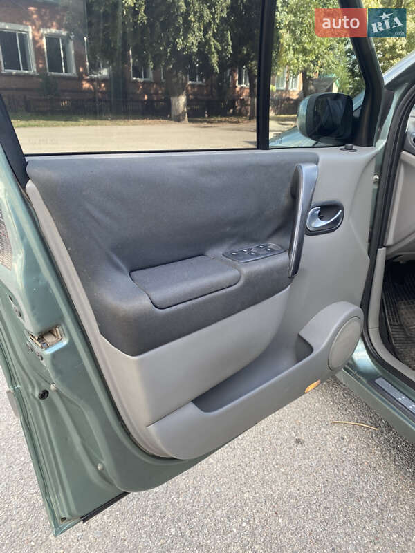 Минивэн Renault Grand Scenic 2004 в Золочеве