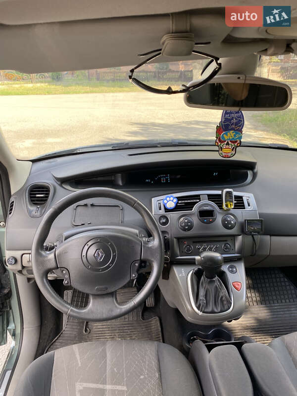 Минивэн Renault Grand Scenic 2004 в Золочеве