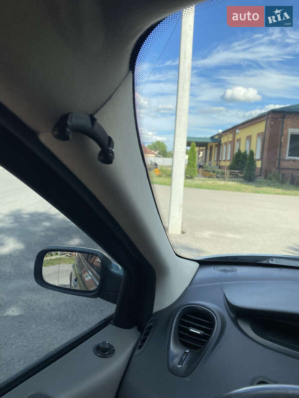 Минивэн Renault Grand Scenic 2004 в Золочеве