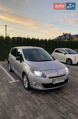 Минивэн Renault Grand Scenic 2011 в 
