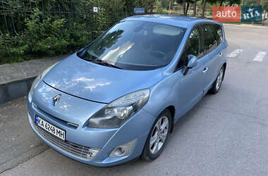 Минивэн Renault Grand Scenic 2010 в 