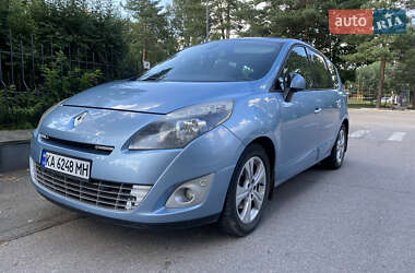 Минивэн Renault Grand Scenic 2010 в 