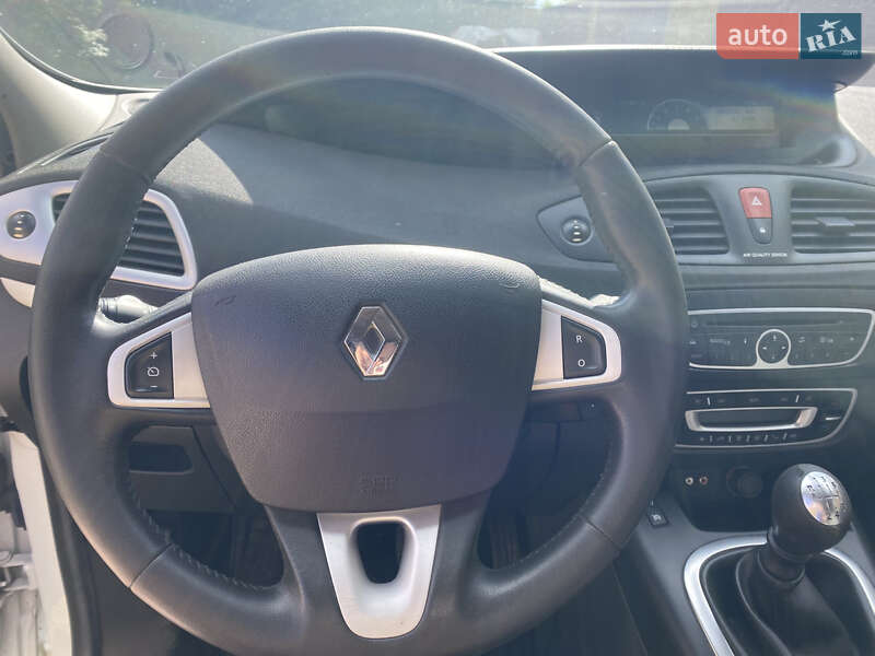 Мінівен Renault Grand Scenic 2011 в Луцьку фото 13 Мінівен Renault Grand Scenic 2011 в Луцьку