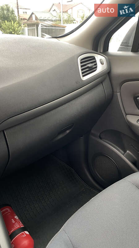 Минивэн Renault Grand Scenic 2009 в Львове фото 12 Минивэн Renault Grand Scenic 2009 в Львове