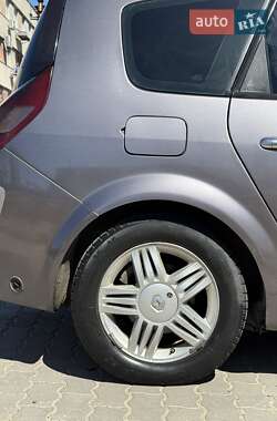 Минивэн Renault Grand Scenic 2004 в 