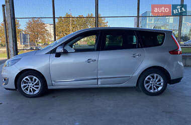 Минивэн Renault Grand Scenic 2012 в 