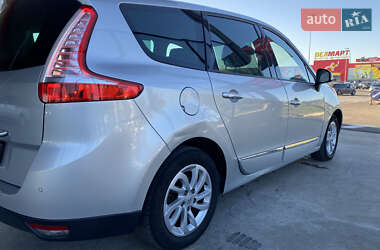 Минивэн Renault Grand Scenic 2012 в 