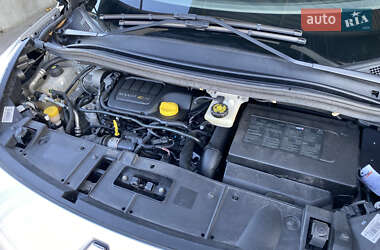 Минивэн Renault Grand Scenic 2012 в 