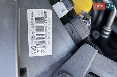 Минивэн Renault Grand Scenic 2012 в 