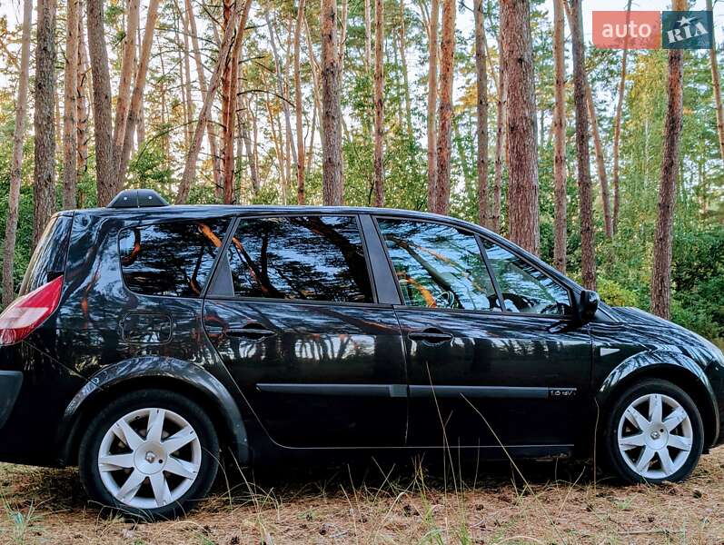 Минивэн Renault Grand Scenic 2005 в Русской Поляне