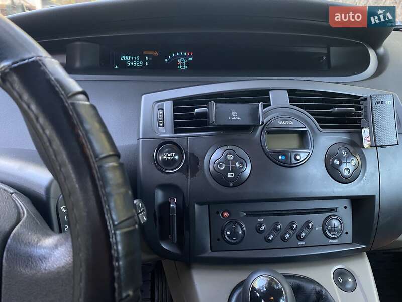 Минивэн Renault Grand Scenic 2005 в Русской Поляне