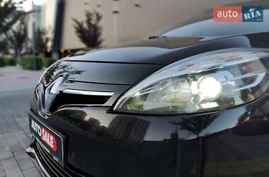 Минивэн Renault Grand Scenic 2015 в 
