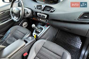 Минивэн Renault Grand Scenic 2015 в 