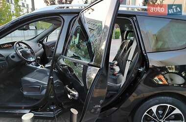 Минивэн Renault Grand Scenic 2015 в 