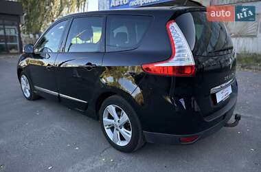 Минивэн Renault Grand Scenic 2012 в 