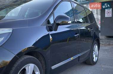 Минивэн Renault Grand Scenic 2012 в 
