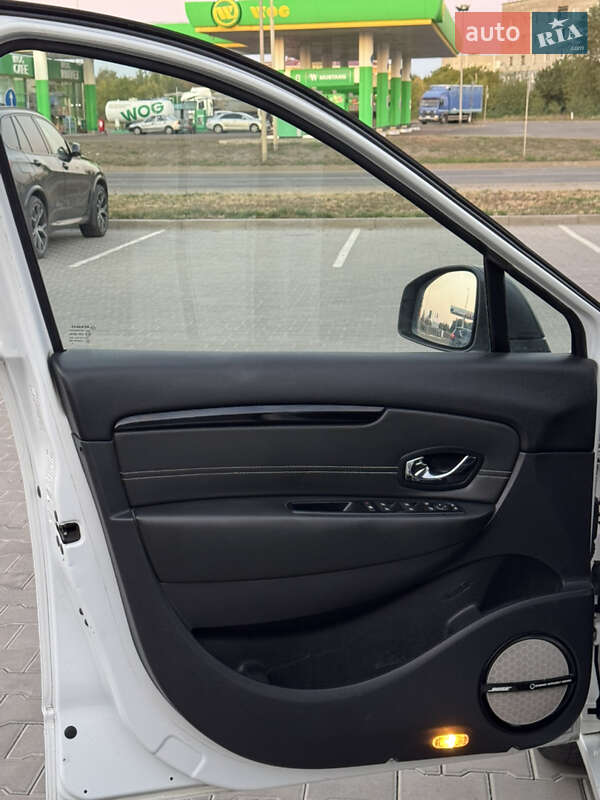 Минивэн Renault Grand Scenic 2015 в Вознесенске