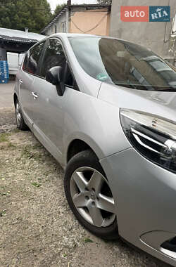 Минивэн Renault Grand Scenic 2014 в 