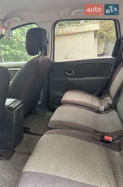 Минивэн Renault Grand Scenic 2014 в 