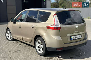 Минивэн Renault Grand Scenic 2014 в 