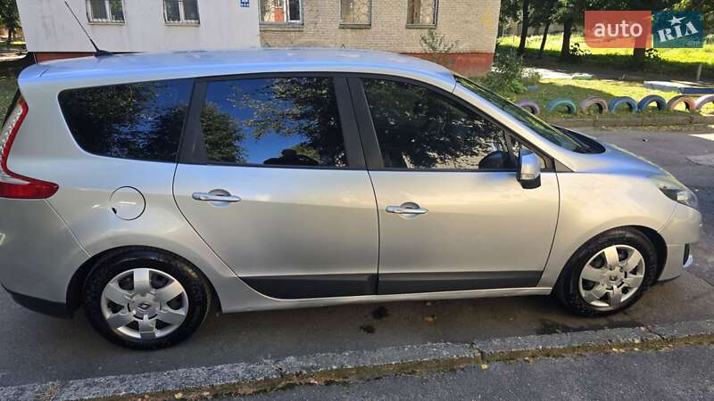 Мінівен Renault Grand Scenic 2010 в Львові фото 4 Мінівен Renault Grand Scenic 2010 в Львові