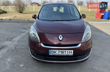 Минивэн Renault Grand Scenic 2012 в 