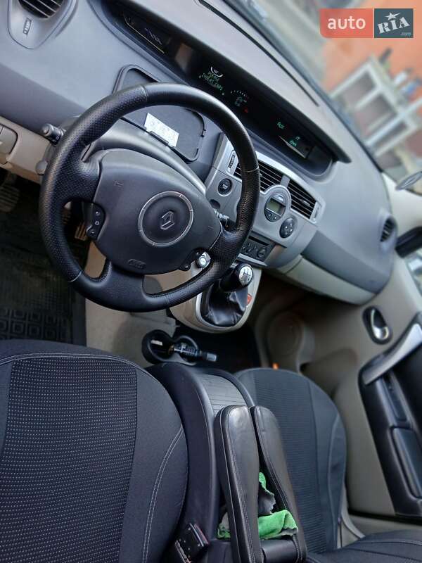 Минивэн Renault Grand Scenic 2006 в Ромнах