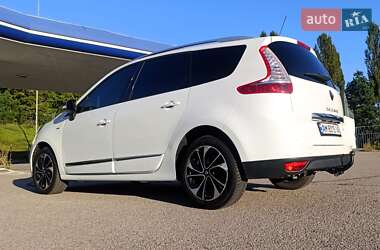 Минивэн Renault Grand Scenic 2016 в 